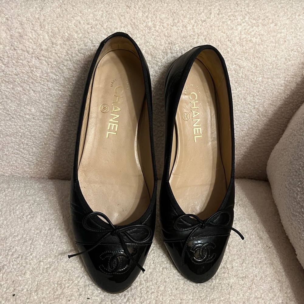 Chanel Classic Ballet Flats - Black/37
